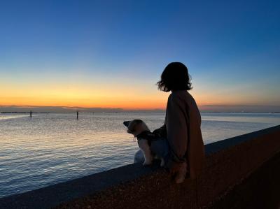 夕焼けとラテと娘